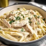 Cheesy Slow Cooker Chicken Alfredo
